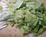 山東菜 もやし 鶏肉の 中華煮込みスープ作り方1写真