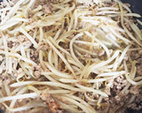 もやしと豚挽肉の濃く旨味噌炒め作り方3写真