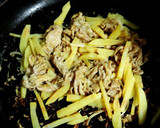 もやしとジャガイモのカレー風味炒め作り方2写真