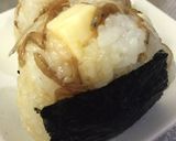 ごま油が香るしらすとチーズのおにぎり作り方3写真