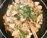子供が喜ぶ鳥胸肉ときのこのバタポン炒め作り方15写真
