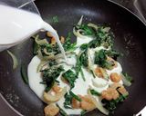 えびとほうれん草のクリームパスタ♪作り方4写真