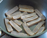 氷こんにゃくと豚肉のソース炒め作り方5写真