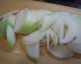 我が家のお味噌汁*玉ねぎとわかめ*作り方1写真