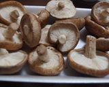 ヌメリスギタケとシイタケの醤油旨煮作り方1写真