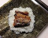 サンマ蒲焼缶　de　蒲焼おにぎらず作り方2写真