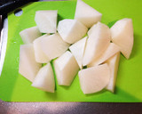 鶏の手羽中と大根の煮物作り方1写真