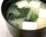 ほっこり♬卵とジャガイモとワカメの味噌汁作り方11写真