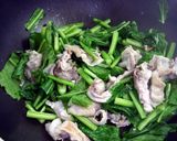 カブの葉と豚肉炒め×大葉にんにく醤油☆作り方2写真