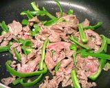 アレンジ焼きそば♪チンジャオロース風作り方1写真