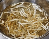 めんつゆで美味♡秋鮭と舞茸の炊き込みご飯作り方3写真