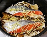 めんつゆで美味♡秋鮭と舞茸の炊き込みご飯作り方5写真