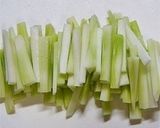 ブロッコリーの茎と人参竹輪のきんぴら作り方1写真