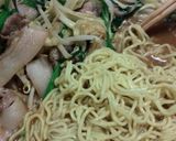 野菜たっぷり焼そば鍋～ぼるけーの作り方8写真