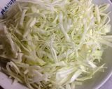 お弁当の隙間に千切りキャベツのマヨ炒め！作り方1写真
