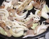 キャベツと豚バラ肉☆簡単味噌炒め☆作り方3写真