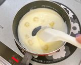 マッシュルームオムレツ♪チェダーソース作り方3写真