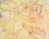白菜と鶏団子の具沢山お味噌汁！作り方3写真