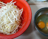我が家の定番☆もやし卵いため作り方1写真