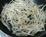 我が家の定番☆もやし卵いため作り方2写真