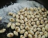 お酒のツマミに☆フライパンで塩炒り銀杏作り方3写真