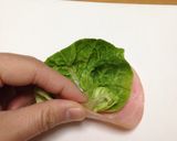寝坊した朝に！簡単な彩りハムレタス！作り方3写真