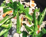 具が大きい！れんこん入りもりもり青椒肉絲作り方5写真
