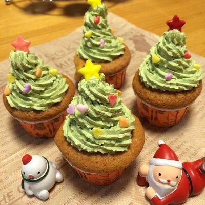 Myaa Sweets様　バッグチャーム　クリスマスツリー　カップケーキ Xmas♡ツリーカップケーキ by ぁき＞ω＜ちゃ 【クックパッド
