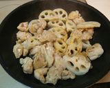 ❁鶏肉とレンコンのコチュジャンねぎ炒め作り方1写真