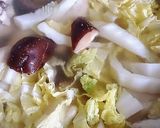 土鍋で味を染み込ませる、鶏の手羽元スープ作り方2写真