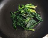 ほうれん草の巣ごもり卵作り方1写真