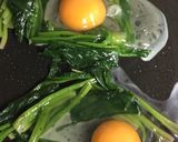 ほうれん草の巣ごもり卵作り方3写真