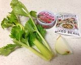 デリ風♡セロリの葉っぱとお豆のサラダ作り方1写真