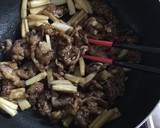 牛肉とれんこんのオイスターソース炒め作り方8写真