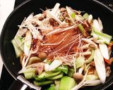 チンゲン菜と春雨と豚バラの中華風鍋作り方4写真
