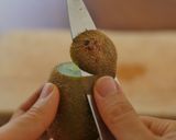 おもてなしに♪キウイの皮でお花作り方4写真