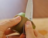 おもてなしに♪キウイの皮でお花作り方5写真