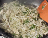 もやしとセロリの葉のタイ風炒め作り方3写真