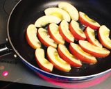 簡単♡フライパンで焼きりんご！シナモン味作り方3写真