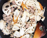 れんこんきのこ、ひき肉の甘辛炒め^o^作り方2写真