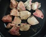 超簡単♪鶏レバーの塩胡椒炒め♪レモン風味作り方3写真
