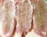 豚肉のピカタ 塩麹につけて作り方1写真