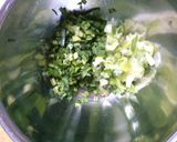 ニラ入り鶏団子 白菜 豆腐の 味噌煮込み作り方4写真