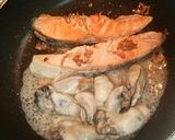 土鍋でおいしいよ♪鮭&牡蠣の炊きこみ飯作り方2写真