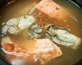 土鍋でおいしいよ♪鮭&牡蠣の炊きこみ飯作り方3写真