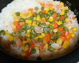 超簡単！炊飯器だけでエビピラフ♪作り方3写真