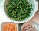 豆苗と魚肉ソーセージのオイスター炒め作り方1写真