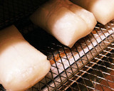 簡単手抜き！甘辛味の焼きもち海苔巻き作り方4写真