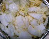 白菜 玉ねぎ 卵の コンソメ醤油煮込み！作り方1写真