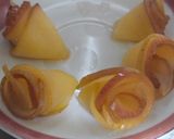 薄切りリンゴで薔薇☆バラのデコレーション作り方4写真